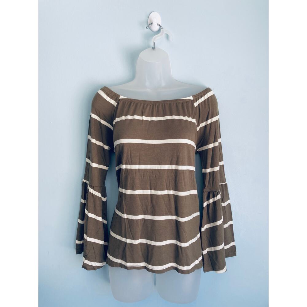 Long Sleeve Top Green and White Women’s Medium Chaser Striped
